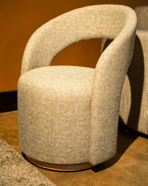 La Commode Swivel Chair